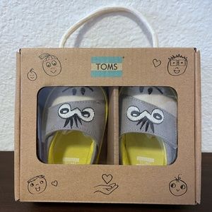 Toms Tiny baby slip on shoes